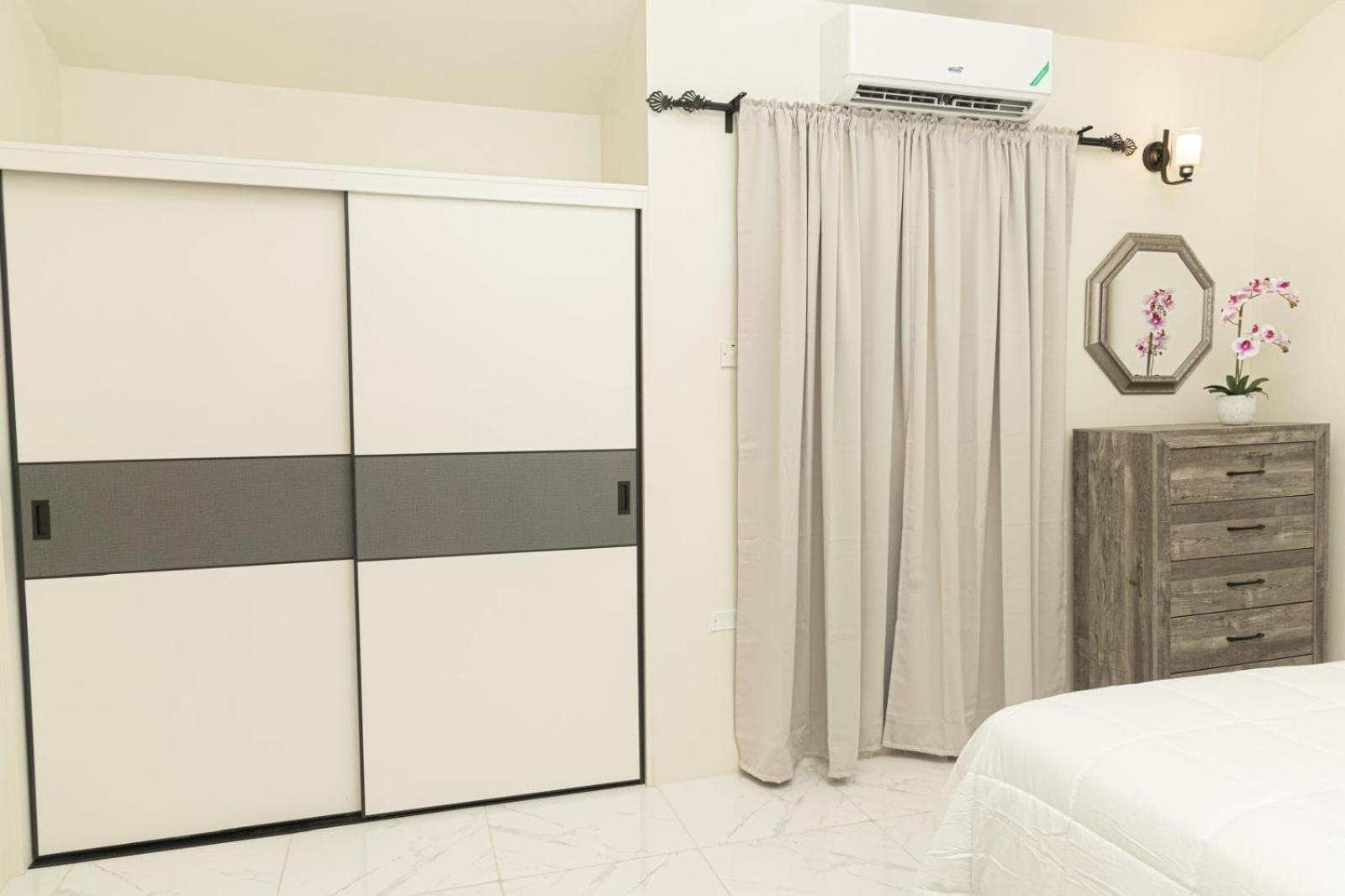 Phoenix Park Villas - Portmore - 10Mins To Beach Buitenkant foto