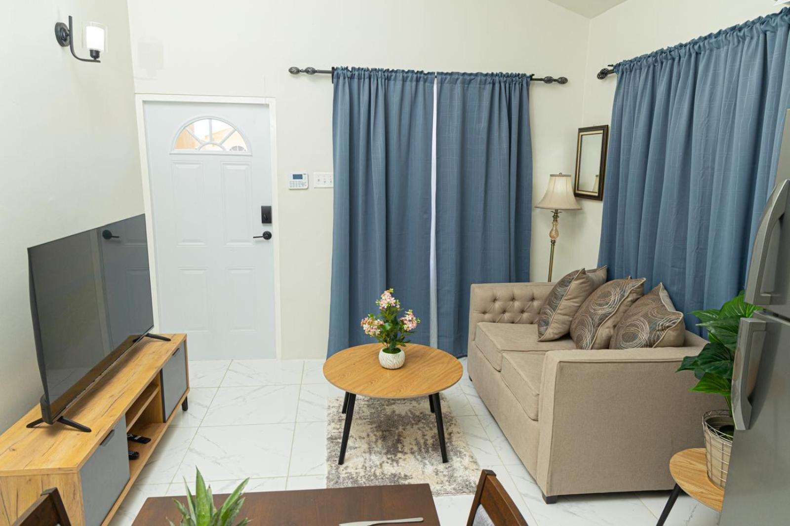 Phoenix Park Villas - Portmore - 10Mins To Beach Buitenkant foto