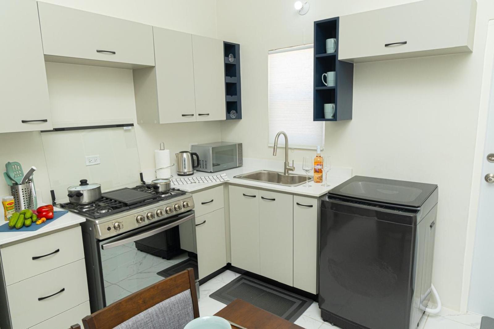 Phoenix Park Villas - Portmore - 10Mins To Beach Buitenkant foto